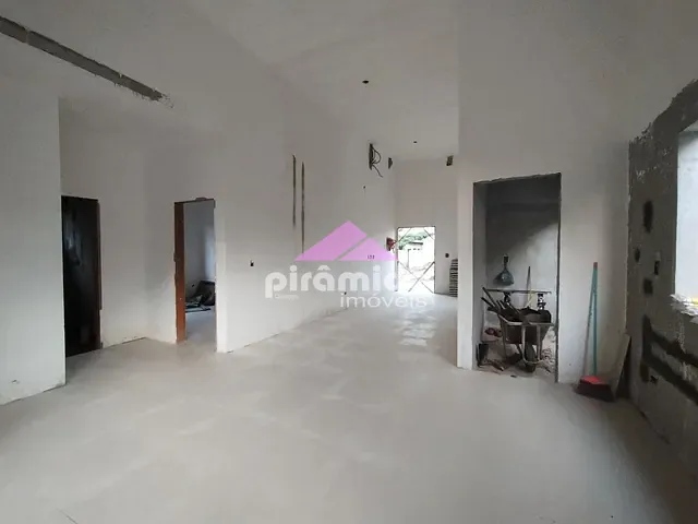 Casa com 300m² 3 quartos e 2 banheiros, à venda, no bairro Condomínio Terras do Vale em Caçapava