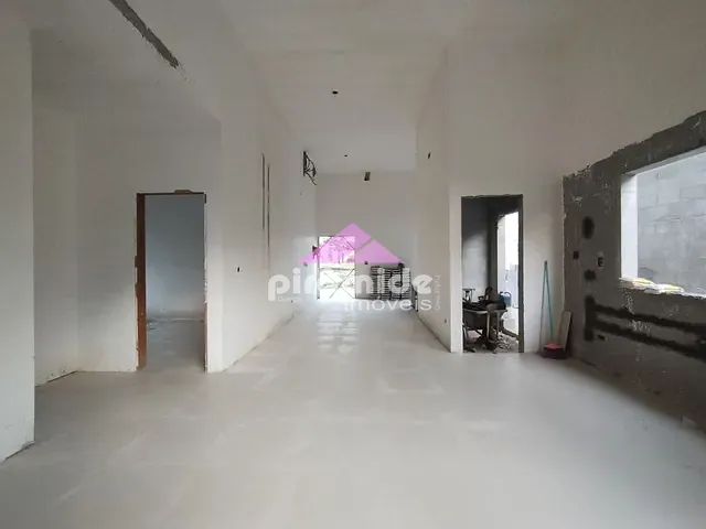 Casa com 300m² 3 quartos e 2 banheiros, à venda, no bairro Condomínio Terras do Vale em Caçapava
