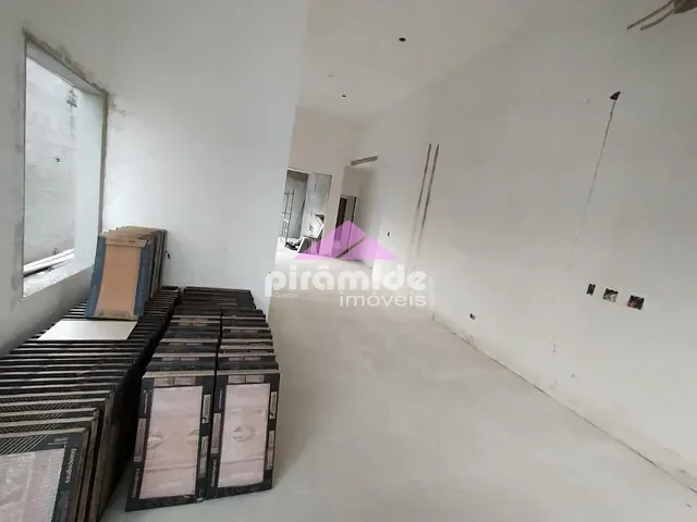 Casa com 300m² 3 quartos e 2 banheiros, à venda, no bairro Condomínio Terras do Vale em Caçapava