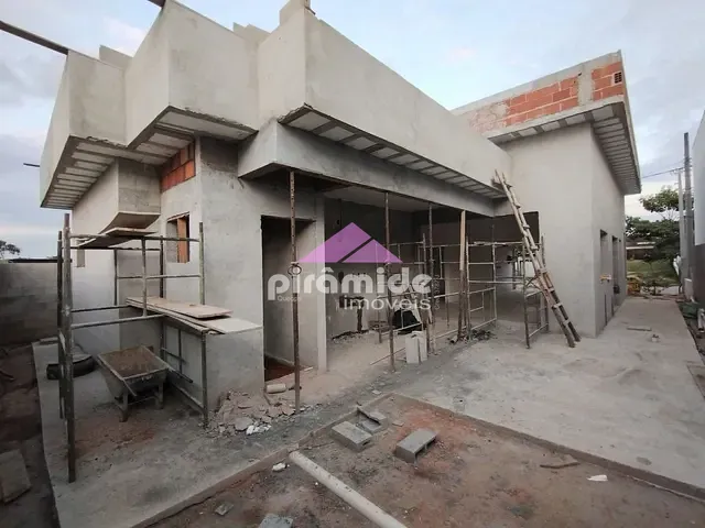 Casa com 300m² 3 quartos e 2 banheiros, à venda, no bairro Condomínio Terras do Vale em Caçapava