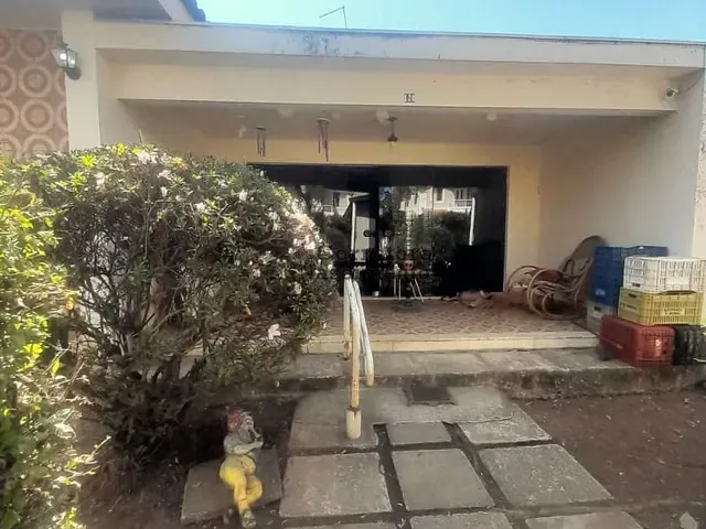 Casa com 250m² 3 quartos e 2 banheiros, para alugar, no bairro Jardim Pereira do Amparo em Jacareí