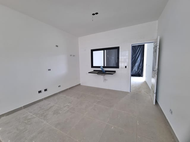 Casa com 250m² 3 quartos e 1 banheiro, à venda, no bairro Parque Lago Azul em Pindamonhangaba