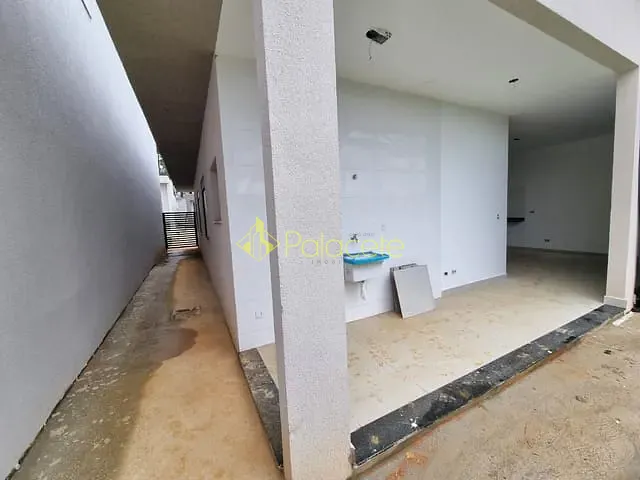 Casa com 250m² 3 quartos e 1 banheiro, à venda, no bairro Parque Lago Azul em Pindamonhangaba