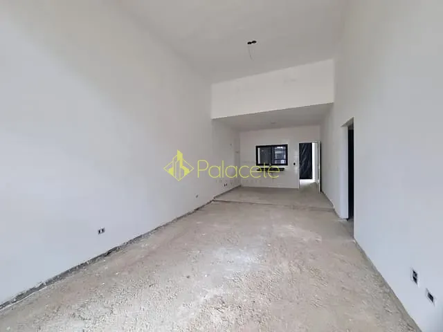 Casa com 250m² 3 quartos e 1 banheiro, à venda, no bairro Parque Lago Azul em Pindamonhangaba