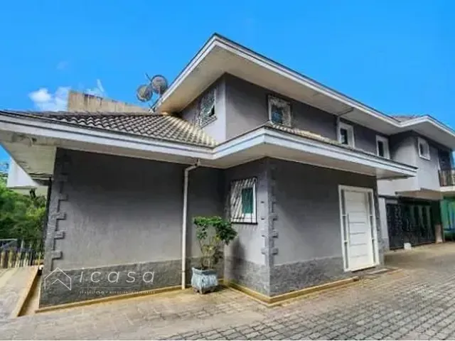 Casa com 1056m² 4 quartos e 5 banheiros, à venda, no bairro Alto da Boa Vista em Campos do Jordão