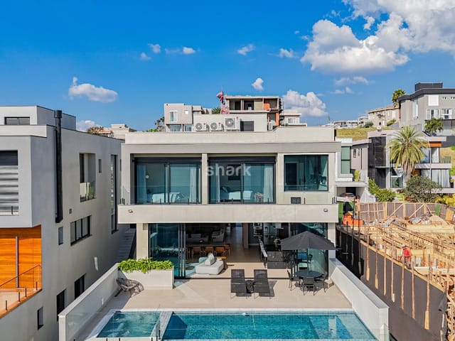 Casa com 490m² 4 quartos e 7 banheiros, à venda, no bairro Alphaville em Santana de Parnaíba