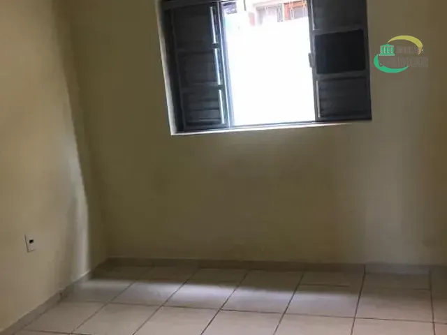 Casa com 120m² 3 quartos e 2 banheiros, para alugar, no bairro Jardim Ouro Branco em Campinas