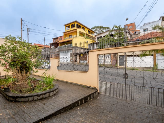 Casa com 176m² 3 quartos e 2 banheiros, à venda, no bairro Jardim Cláudia em São Paulo