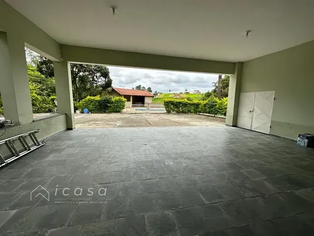 Casa com 2400m² 4 quartos e 2 banheiros, à venda, no bairro Lavrinhas em Lavrinhas