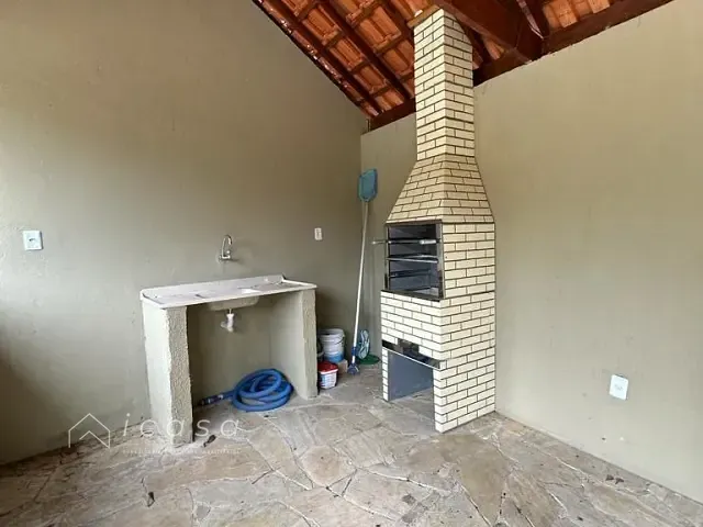 Casa com 2400m² 4 quartos e 2 banheiros, à venda, no bairro Lavrinhas em Lavrinhas