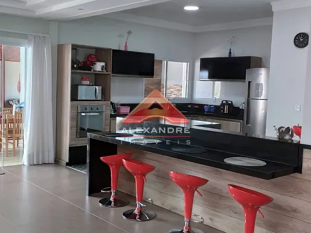 Casa com 300m² 3 quartos e 3 banheiros, à venda, no bairro Condomínio Terras do Vale em Caçapava