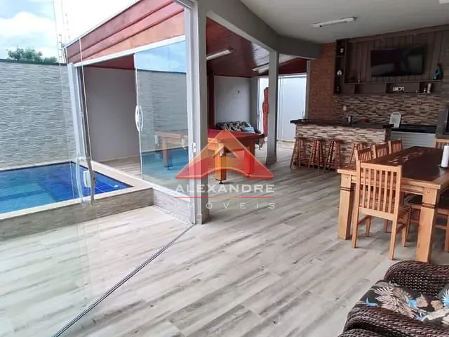Casa com 300m² 3 quartos e 3 banheiros, à venda, no bairro Condomínio Terras do Vale em Caçapava