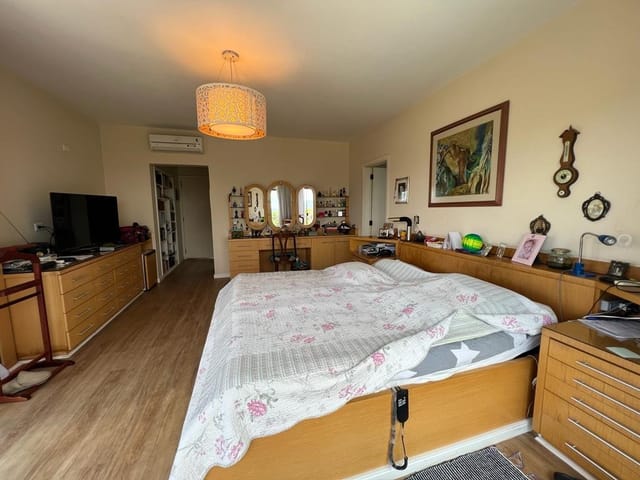 Casa com 808m² 4 quartos e 6 banheiros, à venda, no bairro Alphaville em Santana de Parnaíba
