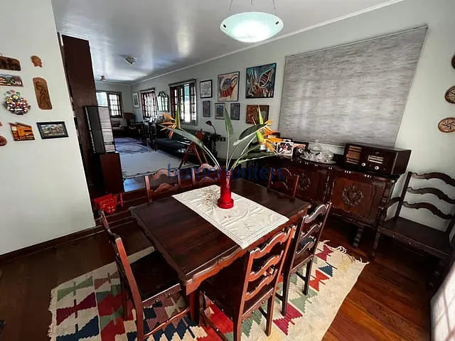 Casa com 350m² 4 quartos e 4 banheiros, à venda, no bairro Jardim das Paineiras em Campinas