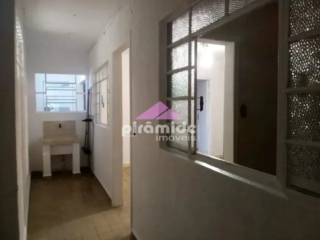 Casa com 118m² 2 quartos e 1 banheiro, à venda, no bairro Centro em Caraguatatuba