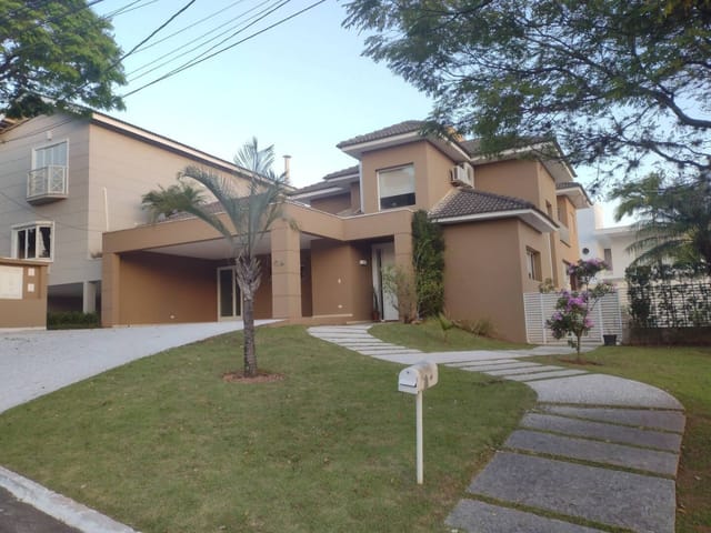 Casa com 692m² 4 quartos e 5 banheiros, à venda, no bairro Alphaville em Santana de Parnaíba