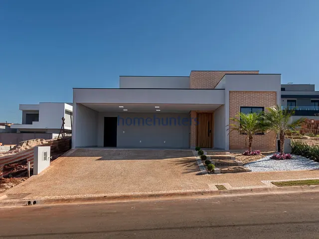 Casa com 300m² 3 quartos e 5 banheiros, à venda, no bairro Parque Brasil 500 em Paulínia