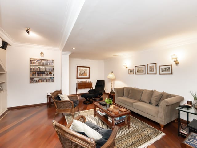 Casa com 300m² 4 quartos e 4 banheiros, à venda, no bairro Jardim Paulistano em São Paulo