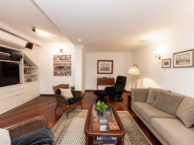 Casa com 300m² 4 quartos e 4 banheiros, à venda, no bairro Jardim Paulistano em São Paulo