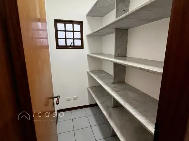 Casa com 195m² 3 quartos e 4 banheiros, à venda, no bairro Vila São Geraldo em Taubaté