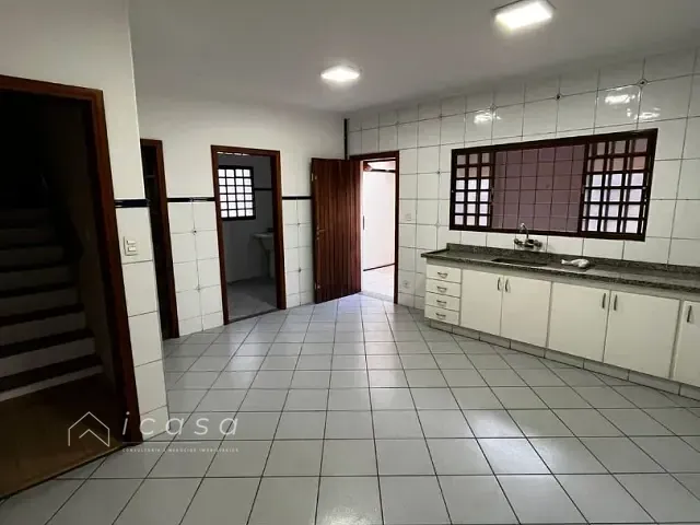 Casa com 195m² 3 quartos e 4 banheiros, à venda, no bairro Vila São Geraldo em Taubaté