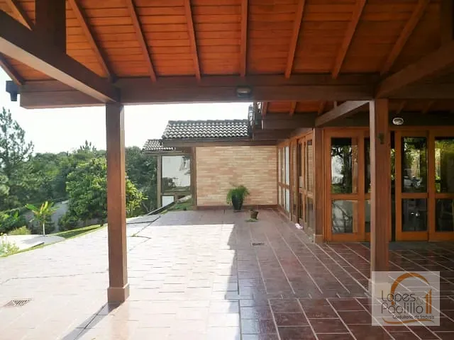 Casa com 2560m² 4 quartos e 5 banheiros, à venda, no bairro Jardim Paulista em Atibaia