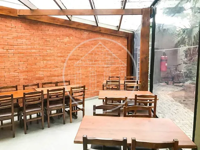Casa com 704m², à venda ou para alugar, no bairro Jardim dos Lagos em São Paulo