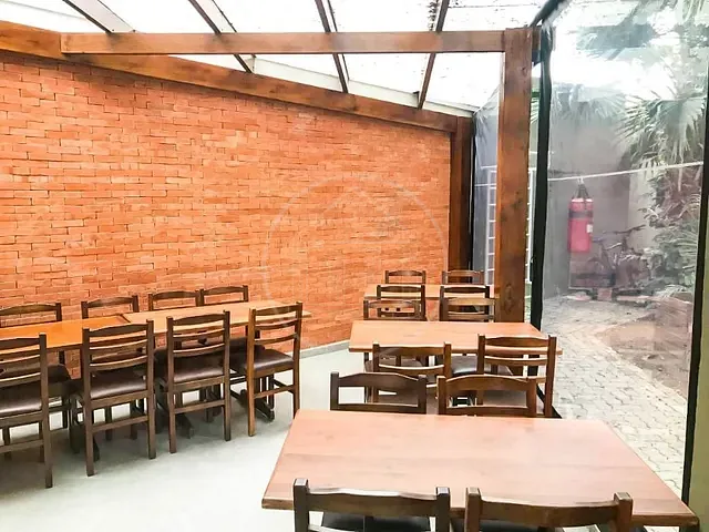 Casa com 704m², à venda ou para alugar, no bairro Jardim dos Lagos em São Paulo