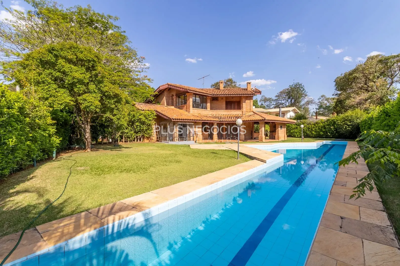 Casa, 4 quartos, 426 m² - Foto 1