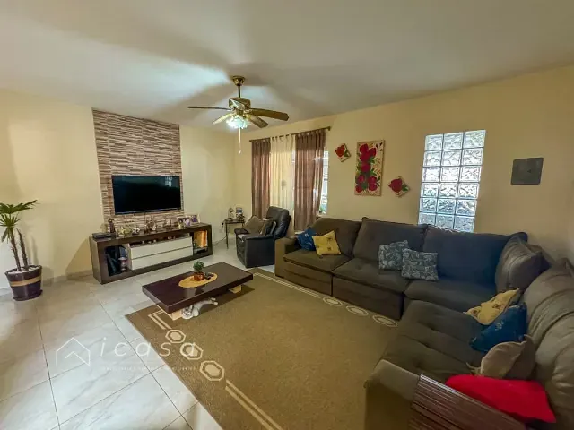 Casa com 300m² 3 quartos e 5 banheiros, à venda, no bairro Bosque dos Eucaliptos em São José dos Campos
