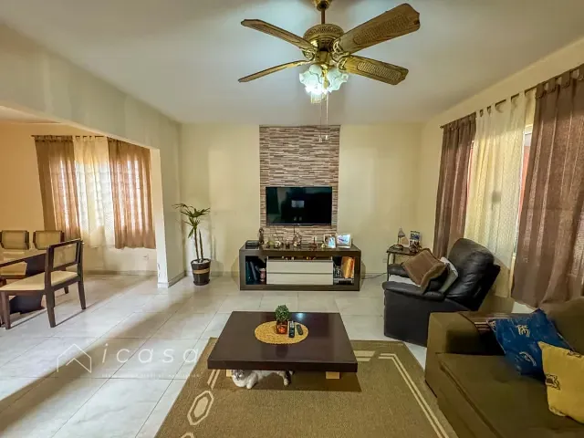 Casa com 300m² 3 quartos e 5 banheiros, à venda, no bairro Bosque dos Eucaliptos em São José dos Campos