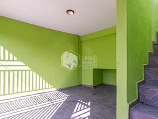 Foto do Casa-Casa tipo para venda em Vila Mangalot com 3 quartos, 100m²