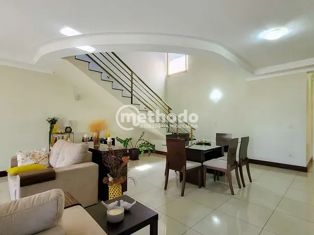 Casa com 400m² 4 quartos e 6 banheiros, à venda, no bairro Parque das Indústrias em Paulínia