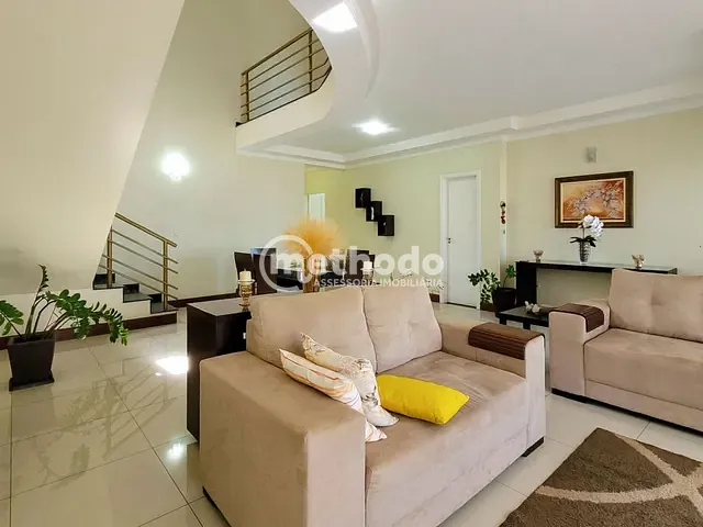 Casa com 400m² 4 quartos e 6 banheiros, à venda, no bairro Parque das Indústrias em Paulínia