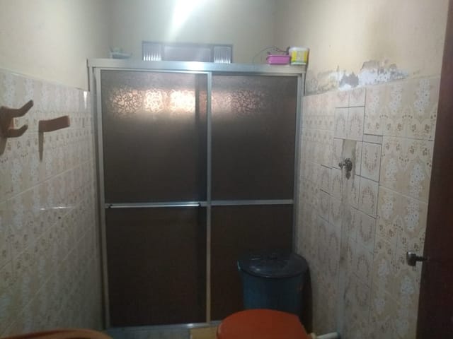 Casa com 325m² 3 quartos e 1 banheiro, à venda, no bairro Feital em Pindamonhangaba