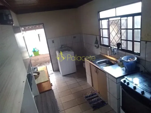 Casa com 325m² 3 quartos e 1 banheiro, à venda, no bairro Feital em Pindamonhangaba