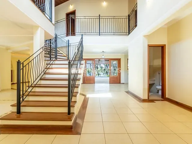 Casa com 1250m² 4 quartos e 6 banheiros, à venda ou para alugar, no bairro Barreirinho em Araçoiaba da Serra