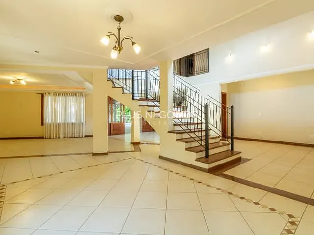 Casa com 1250m² 4 quartos e 6 banheiros, à venda ou para alugar, no bairro Barreirinho em Araçoiaba da Serra