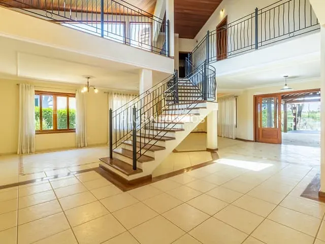 Casa com 1250m² 4 quartos e 6 banheiros, à venda ou para alugar, no bairro Barreirinho em Araçoiaba da Serra