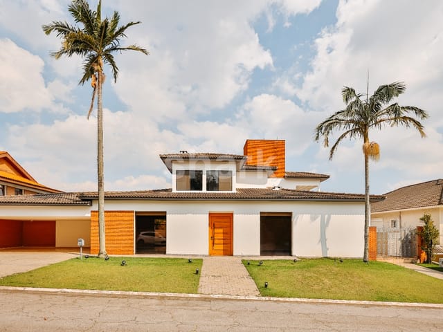 Casa com 850m² 5 quartos e 8 banheiros, à venda, no bairro Alphaville em Santana de Parnaíba