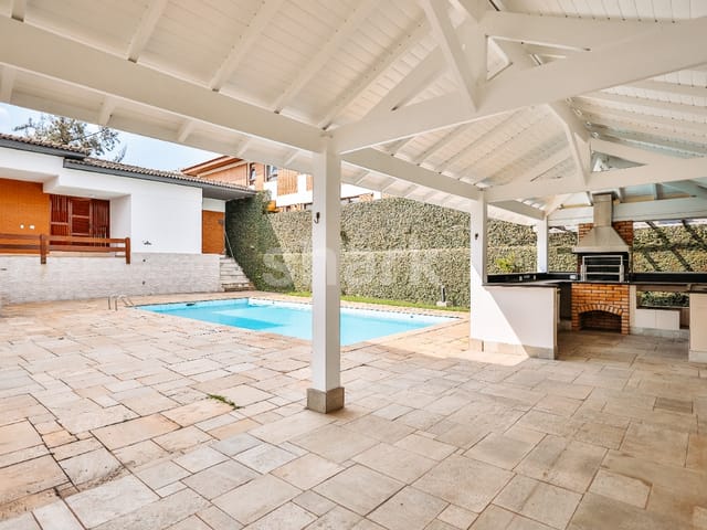 Casa com 850m² 5 quartos e 8 banheiros, à venda, no bairro Alphaville em Santana de Parnaíba