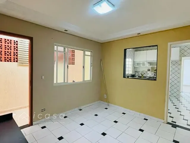 Casa com 150m² 2 quartos e 1 banheiro, à venda, no bairro Cidade Salvador em Jacareí