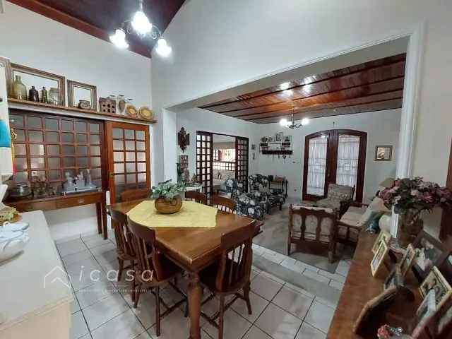 Casa com 312m² 2 quartos e 2 banheiros, à venda, no bairro Jardim Caçapava em Caçapava