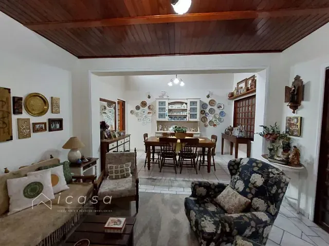 Casa com 312m² 2 quartos e 2 banheiros, à venda, no bairro Jardim Caçapava em Caçapava