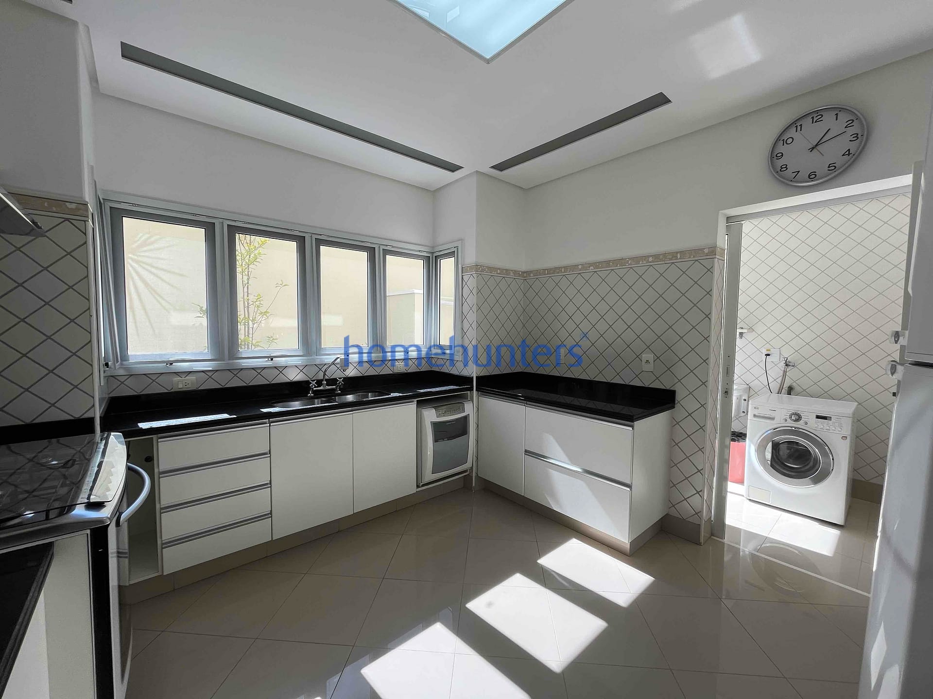 Casa para alugar com 5 quartos, 400m² - Foto 52