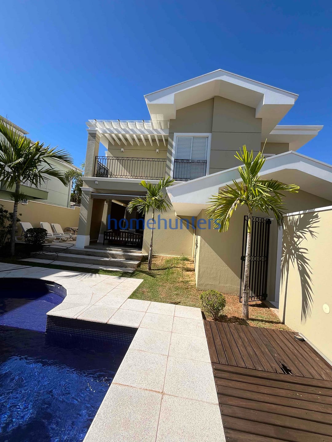 Casa para alugar com 5 quartos, 400m² - Foto 69