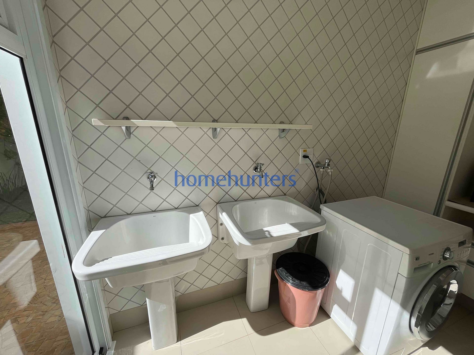 Casa para alugar com 5 quartos, 400m² - Foto 81