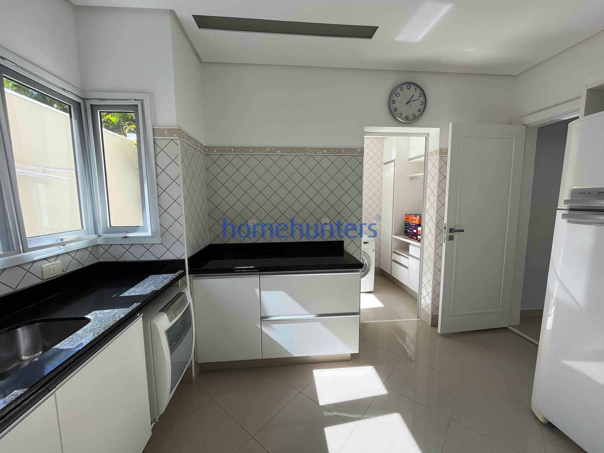 Casa para alugar com 5 quartos, 400m² - Foto 56