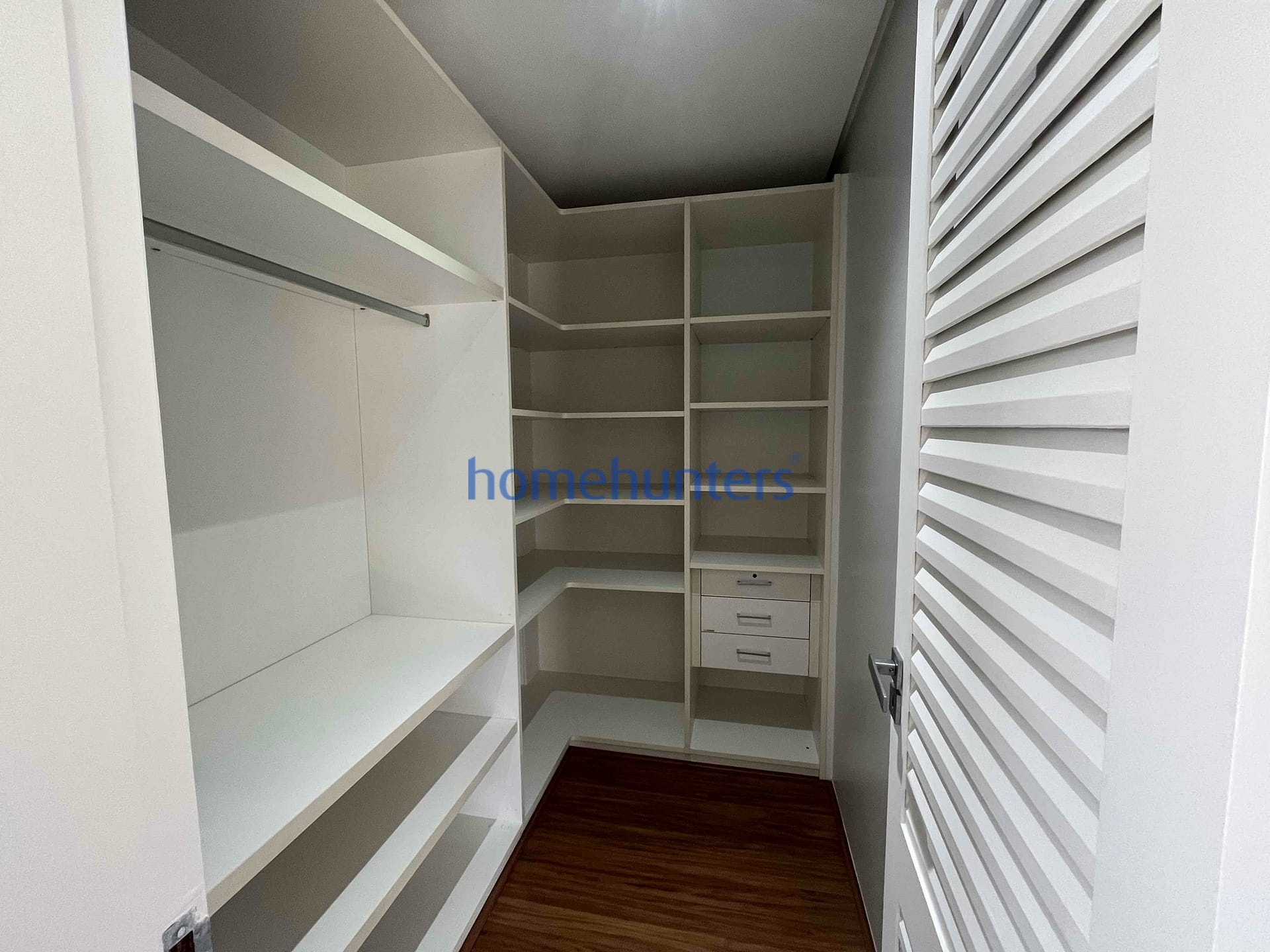 Casa para alugar com 5 quartos, 400m² - Foto 35