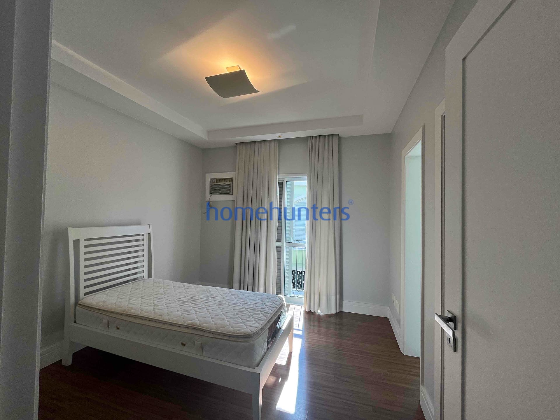 Casa para alugar com 5 quartos, 400m² - Foto 41